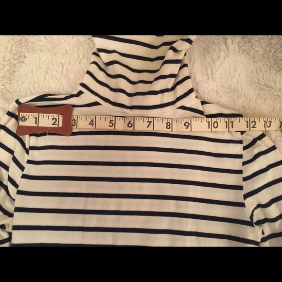 🌟5/$25⚡️ H&M Divided long sleeved cotton navy striped dress - Picture 3 of 10